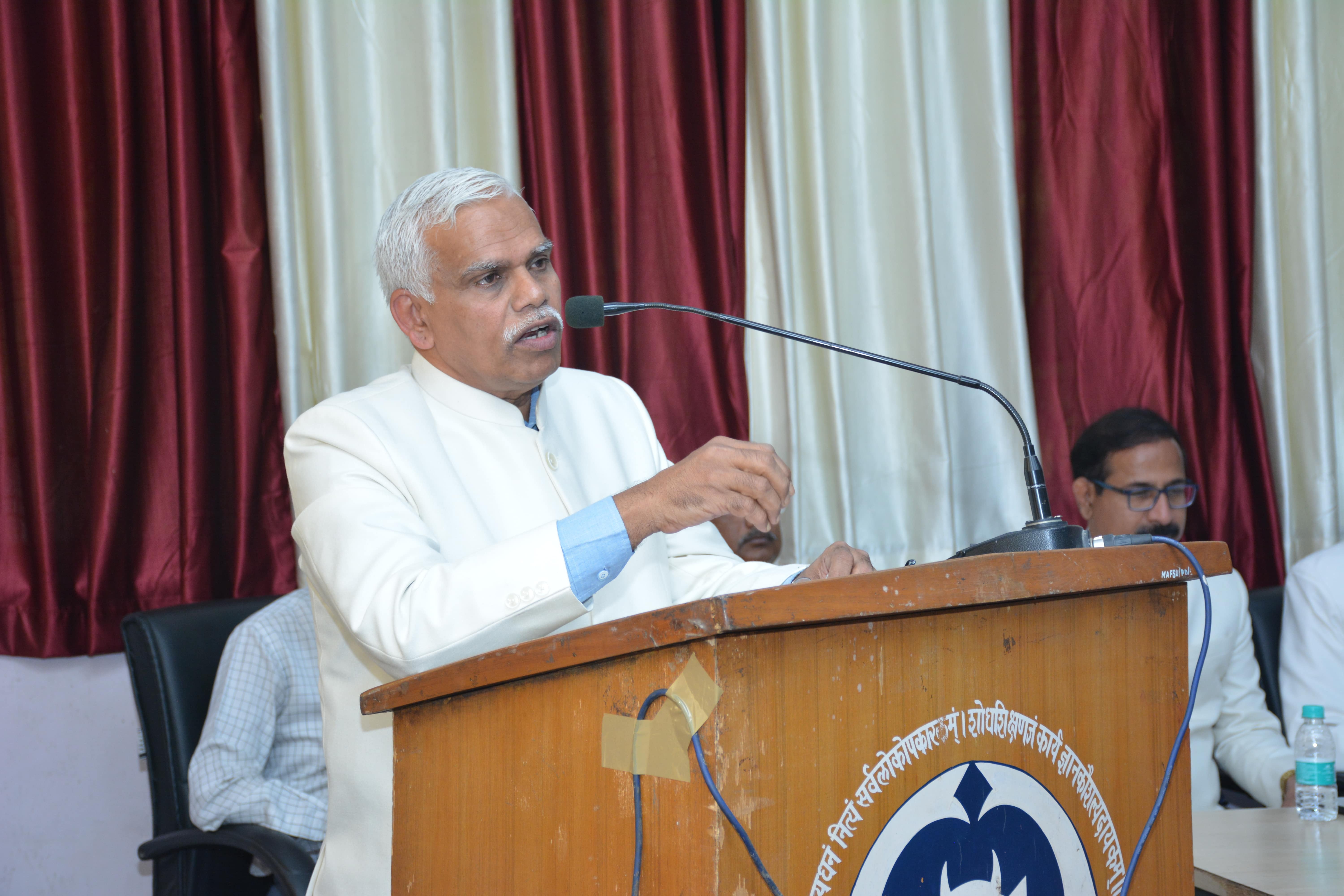 Maharashtra din celebration at MAFSU HQ (5).JPG